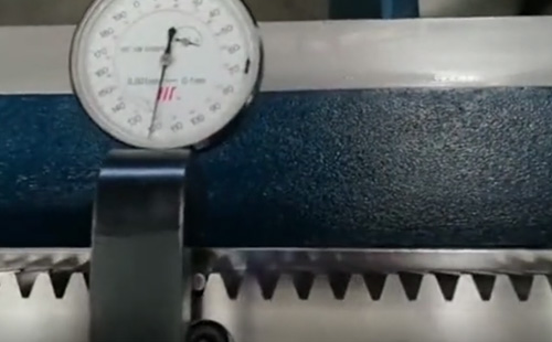 高平行精度齒條在高端激光切割機(jī)中的應(yīng)用 高平行精度齒條在高端激光切割機(jī)中的應(yīng)用